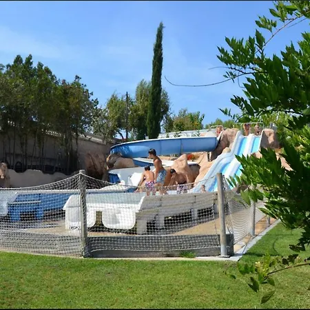 Senia Tucan Кемпинг